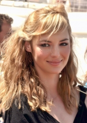 Louise Bourgoin, the new image for Parfums Kenzo