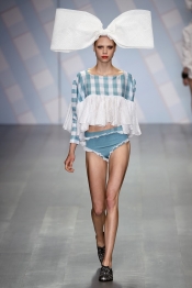Spring 2015 top trends from the fashion shows