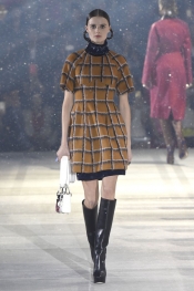 Dior Pre Fall 2015, futurism and daywear with the Esprit Dior