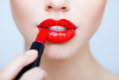 Le rouge à lèvres, l’arme de séduction indispensable de la femme