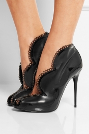 ALEXANDER MCQUEEN Scalloped patent-trimmed leather pumps